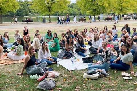 London Lonely Girls Club Gains Thousands of New Members for Picnics, Drinks, and Game Nights